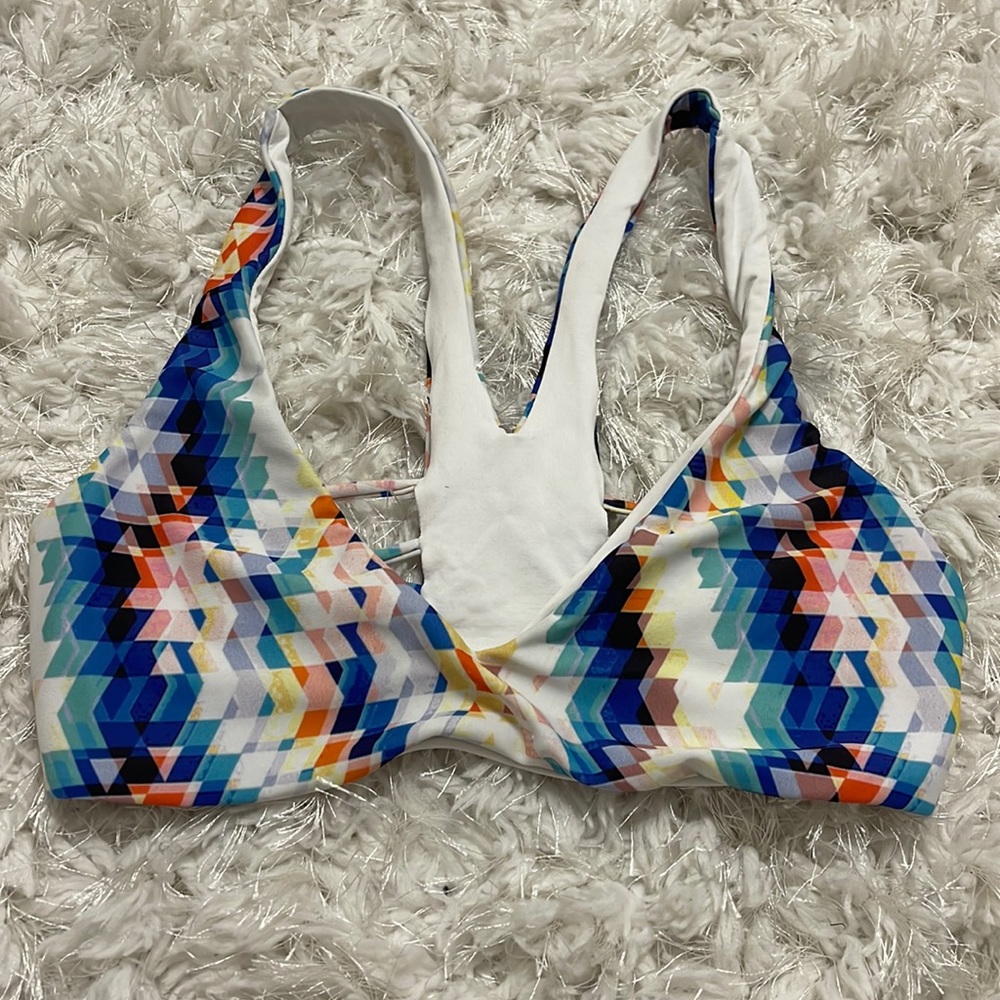 L space bikini top - Picture 1 of 2